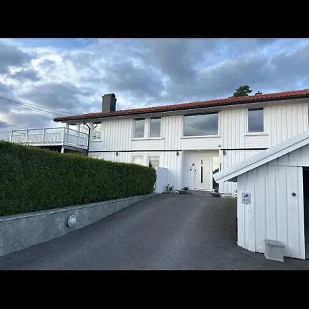 Flott Sorlandshus Leies Ut! 7 Sengeplasser Villa