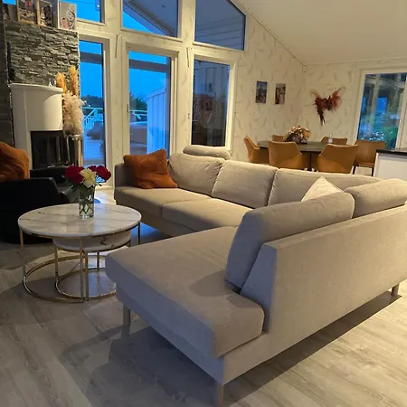 Villa Flott Sorlandshus Leies Ut! 7 Sengeplasser Arendal