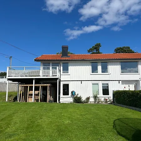 Flott Sorlandshus Leies Ut! 7 Sengeplasser Villa Arendal
