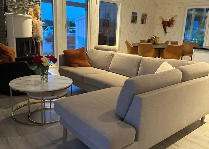 Villa Flott Sorlandshus Leies Ut! 7 Sengeplasser Arendal